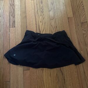 Lululemon black Play Off Pleat skirt